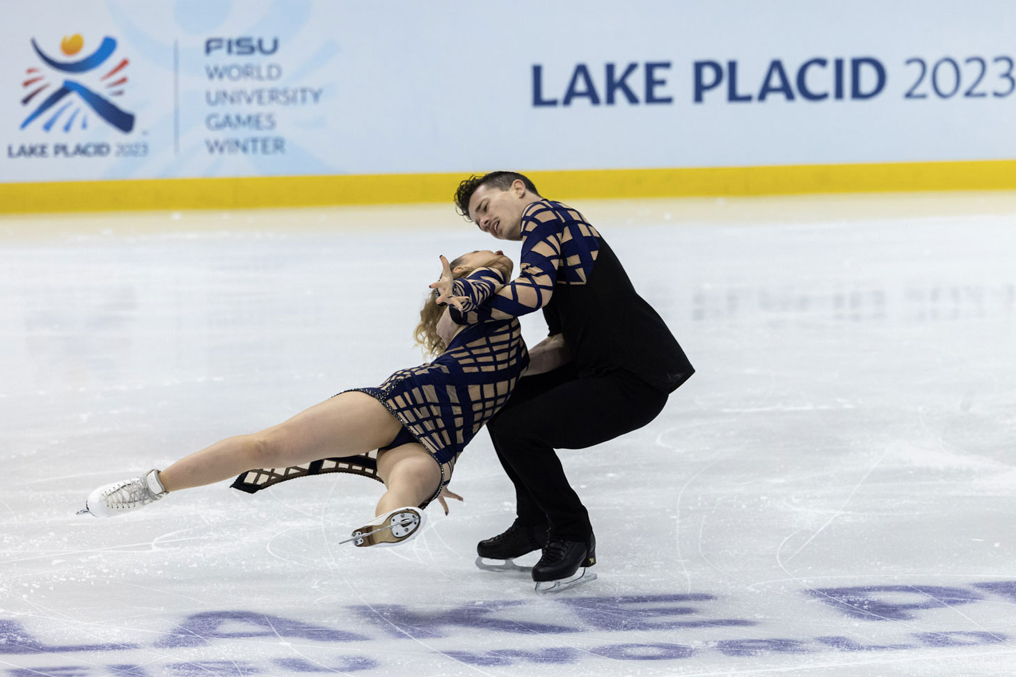 Thomas Nabais et Marie Dupayage, champions du monde universitaires 2023 de danse sur glace © @guillaume.mirand - FFSU