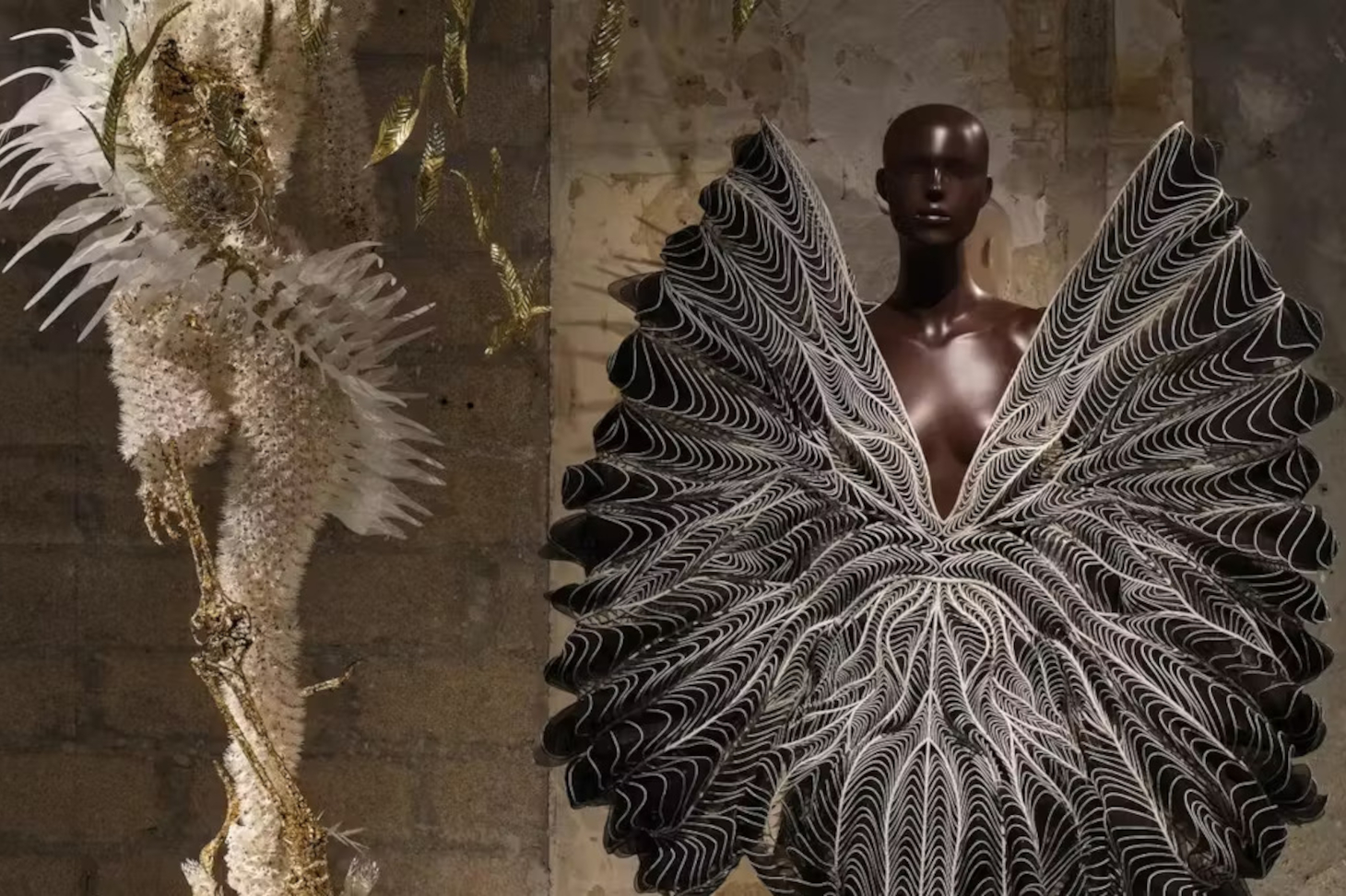 Iris van Herpen, exposition « Sculpting the Senses » Les Arts Décoratifs /Christophe Dellière