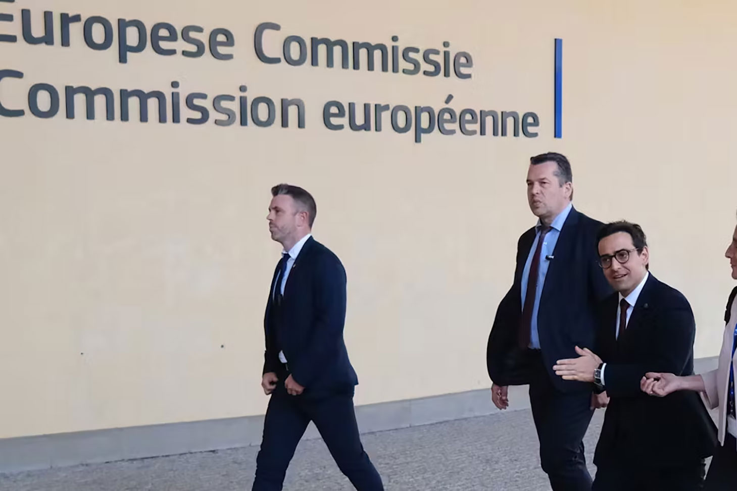 Stéphane Séjourné, vice-président exécutif de la Commission européenne, a évoqué la possible suppression de la directive relative à la publication par les entreprises d’informations sur les questions environnementales ou sociales et en matière de durabili