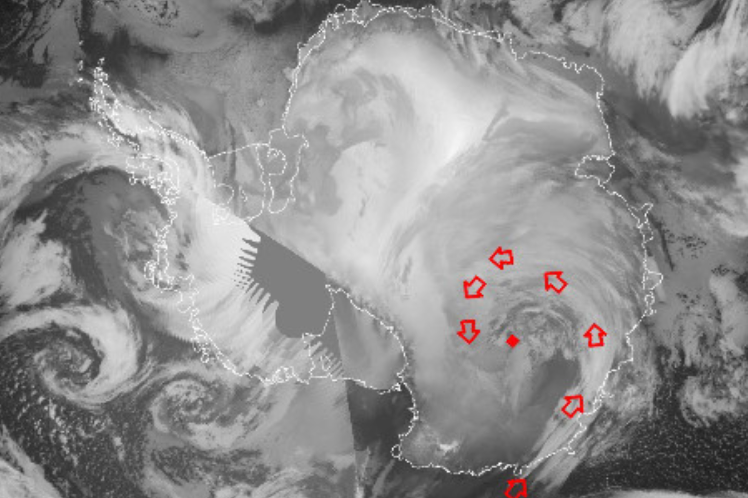 Images satellites dans l’infrarouge du 18 Mars 2022 à 23h UTC montrant la rivière atmosphérique dans sa phase finale. Les flèches rouges indiquent le flux de la rivière atmosphérique.
